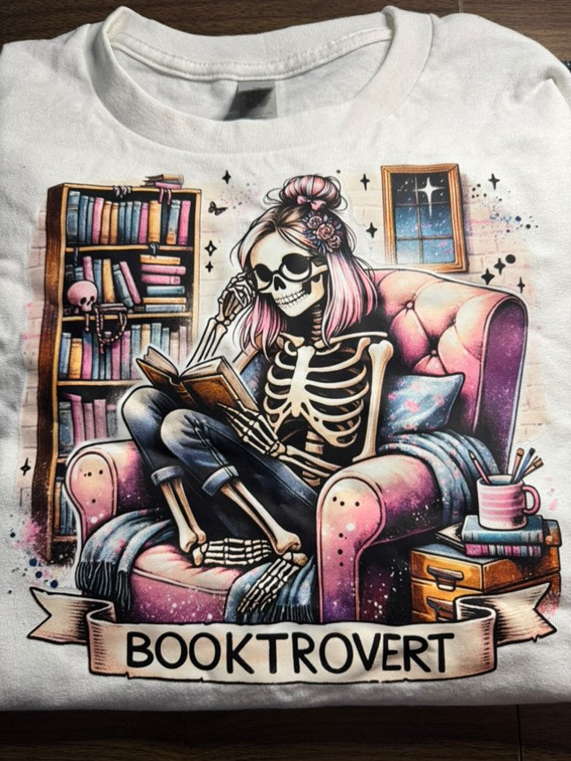 Booktrovert Shirt